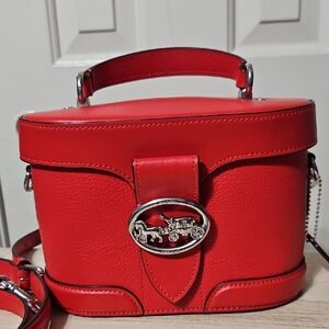 Coach NWOT Georgie Bucket Leather Bag With Crossbody Strap